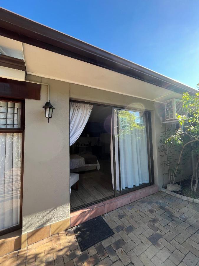 Panorama Self Catering Hotel Parow Exterior photo